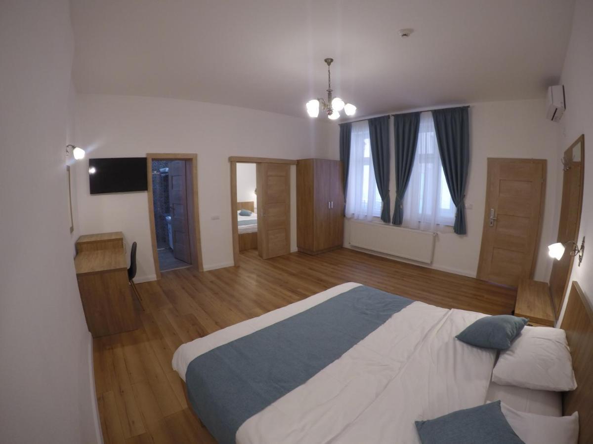 Отель Casa Bacila Сибиу Экстерьер фото