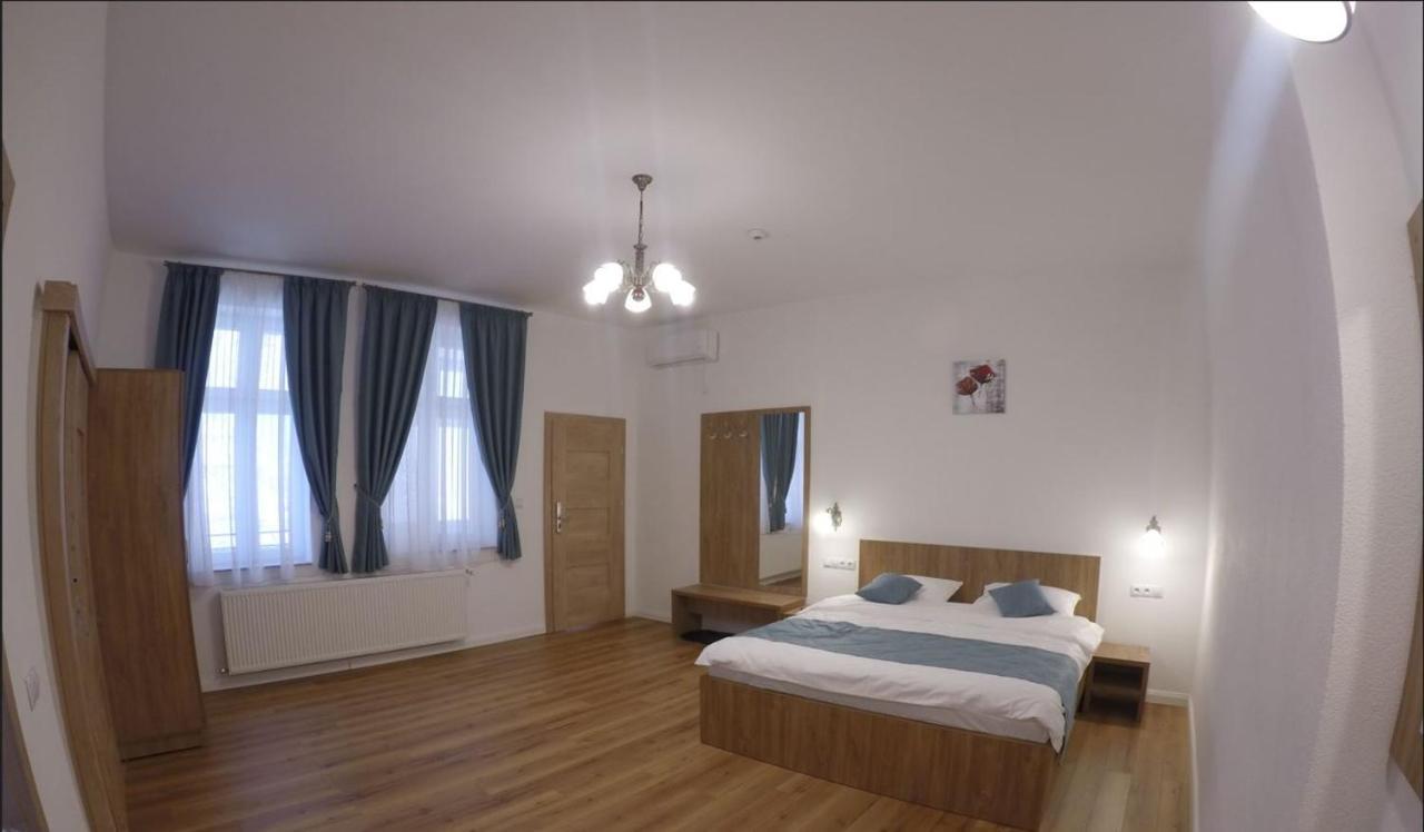 Отель Casa Bacila Сибиу Экстерьер фото